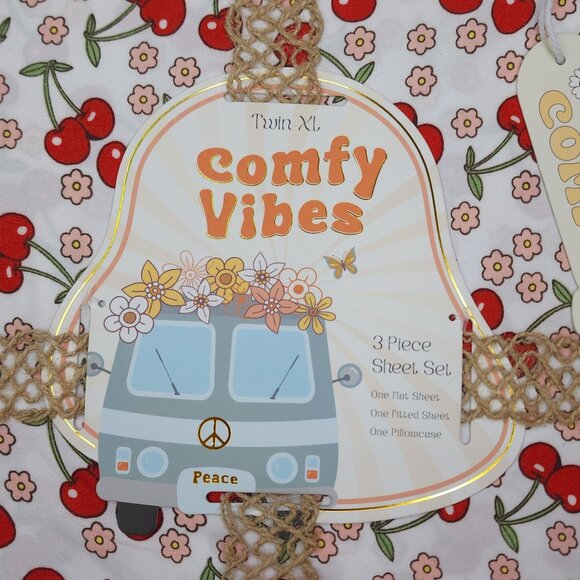 Comfy Vibes Retro Cherries Floral Twin XL Sheet Set 3 Piece Polyester New - Picture 3 of 8